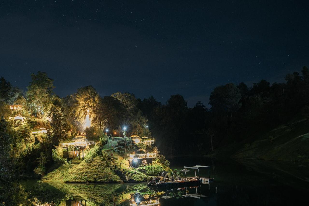 Domus Glamping Guatape Hotel Ngoại thất bức ảnh